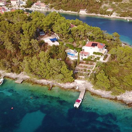 Waterfront Villa With Pool Вела-Лука Экстерьер фото