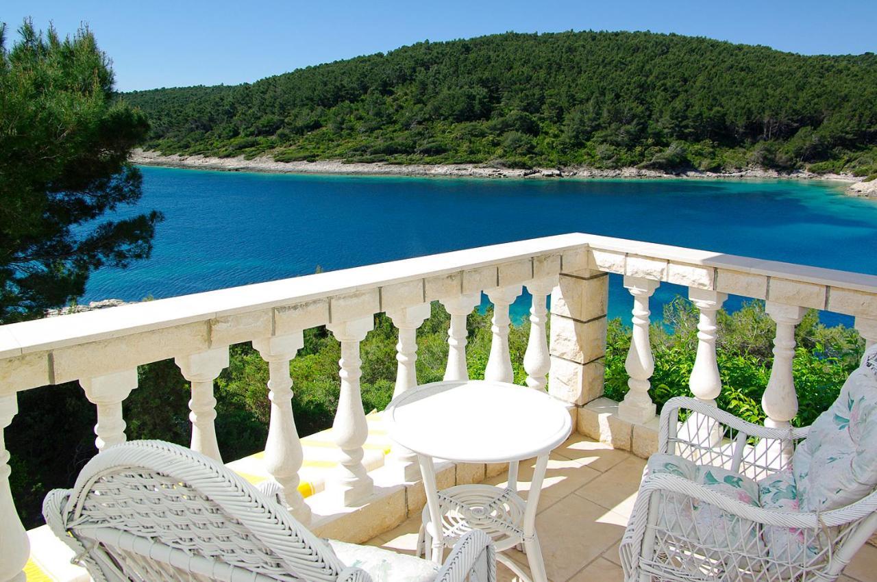 Waterfront Villa With Pool Вела-Лука Экстерьер фото