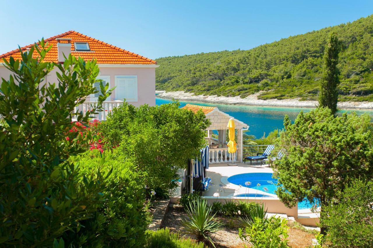Waterfront Villa With Pool Вела-Лука Экстерьер фото