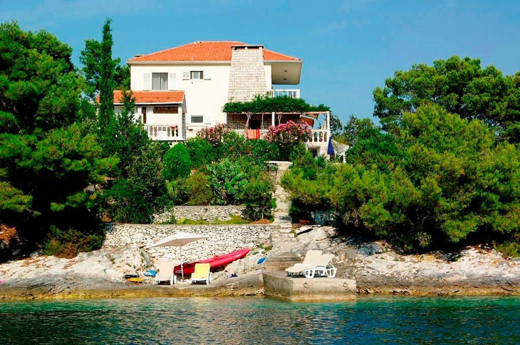 Waterfront Villa With Pool Вела-Лука Экстерьер фото